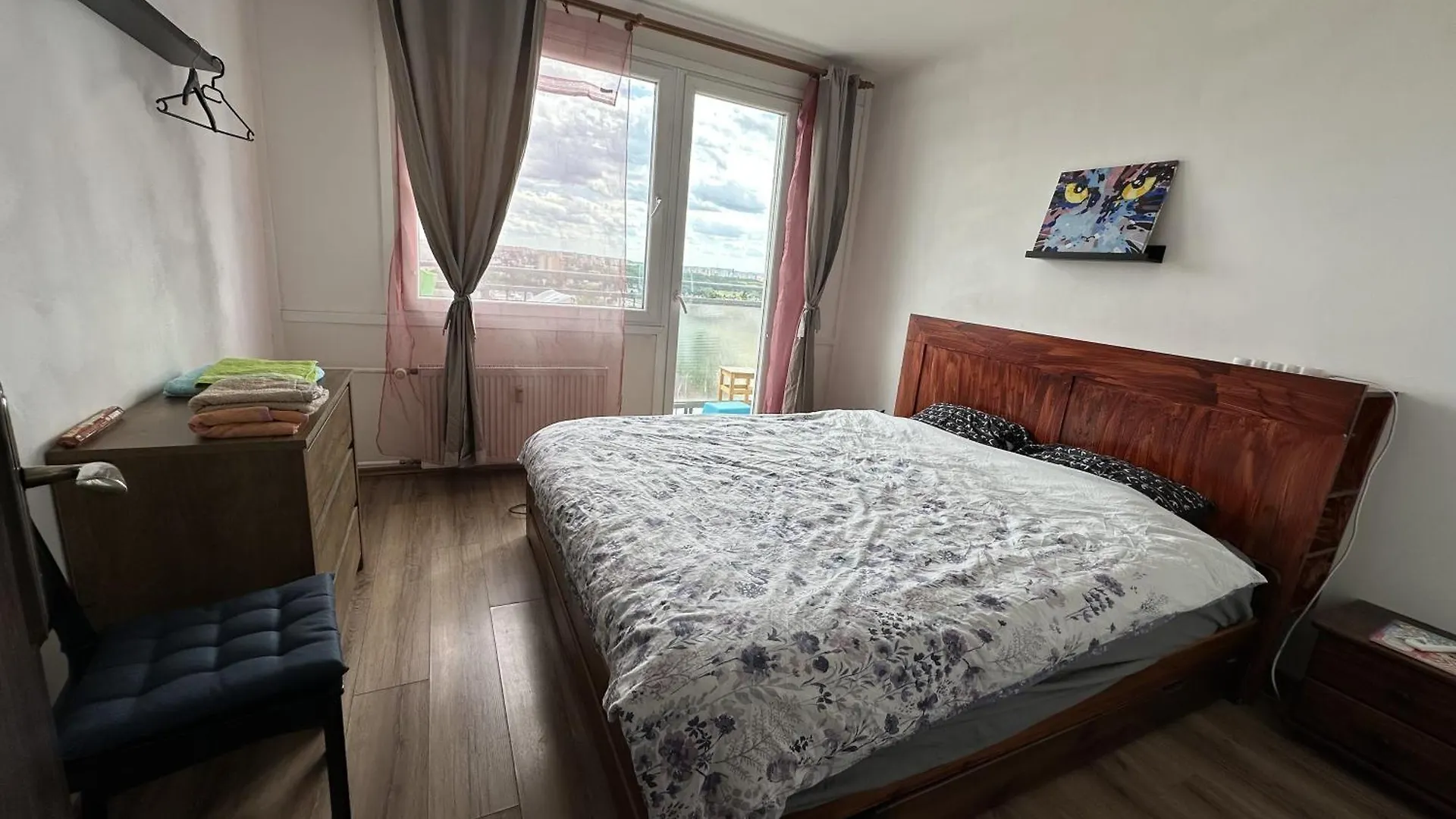 2 Bedroom, 10 Mins From Center, Top Floor, Balcony With View, High-Speed Internet, Coffee 布拉格