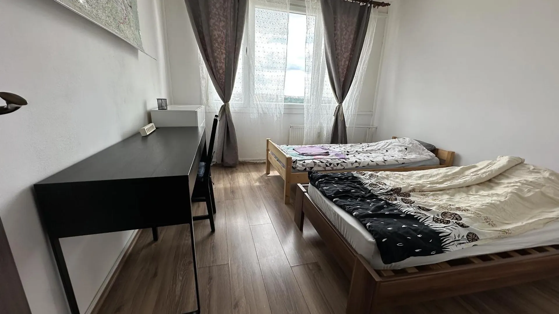 2 Bedroom, 10 Mins From Center, Top Floor, Balcony With View, High-Speed Internet, Coffee 布拉格